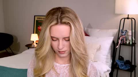 Anita online show from October 6, 1:30 pm