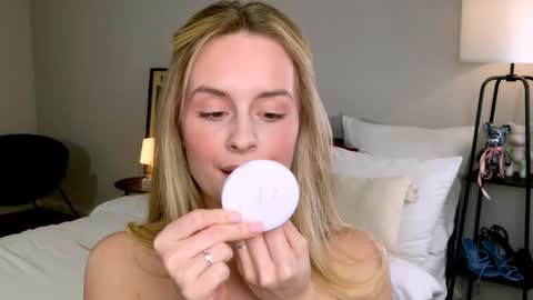 Anita online show from November 12, 1:55 pm