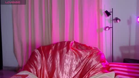 Snapshot of anitafox_ chatting on February 28, 11:39 pm Anitafoxx online show from February 28, 11:39 pm