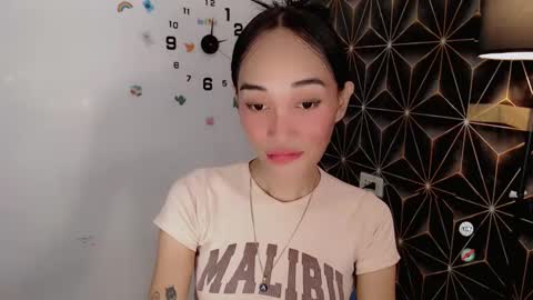 Snapshot of anitaguen chatting on December 6, 2:35 am anita online show from December 6, 2:35 am