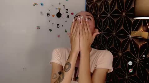 Snapshot of anitaguen chatting on December 6, 6:59 am anita online show from December 6, 6:59 am