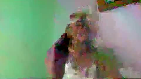 Snapshot of anitah01 chatting on January 8, 12:37 pm anitah01 online show from January 8, 12:37 pm