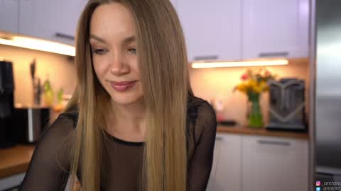 Im Anita thumb up me please its important online show from March 21, 9:07 pm