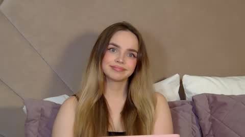 Snapshot of anitaventure chatting on April 18, 4:44 pm AnitaVenture online show from April 18, 4:44 pm