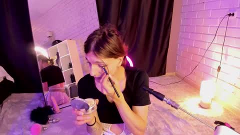 Snapshot of anjella_botton chatting on November 28, 6:43 pm Angel online show from November 28, 6:43 pm