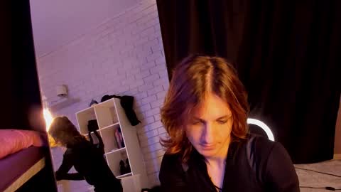 Snapshot of anjella_botton chatting on December 14, 6:12 pm Angel online show from December 14, 6:12 pm