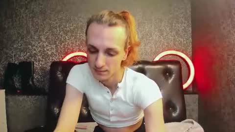 Angel online show from June 25, 6:23 pm