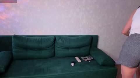 Snapshot of ann_annise chatting on March 27, 8:59 am ann_annise online show from March 27, 8:59 am