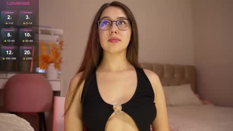 ann_space online show from November 17, 5:19 pm