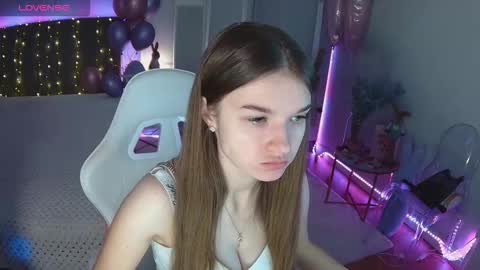 ann_woood online show from March 19, 7:12 am