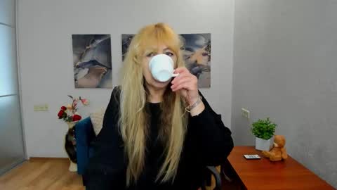 Snapshot of anna_ditrih chatting on March 30, 11:33 am Anna Ditrih online show from March 30, 11:33 am