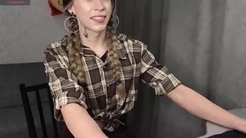 Anna online show from March 1, 3:03 pm