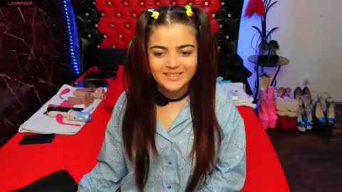 Snapshot of anna_lwice chatting on September 29, 1:33 am Ana online show from September 29, 1:33 am