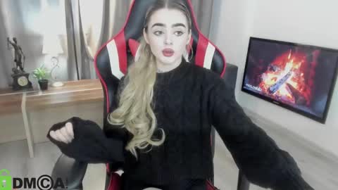 Snapshot of anna_nickol chatting on December 12, 6:10 pm Anna online show from December 12, 6:10 pm