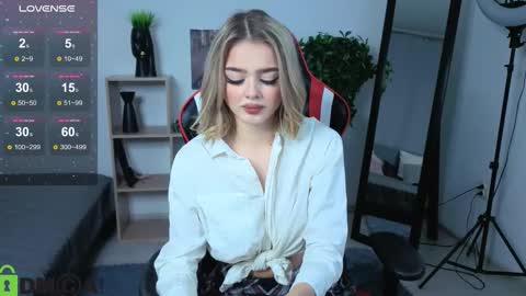 Anna online show from November 10, 3:33 pm