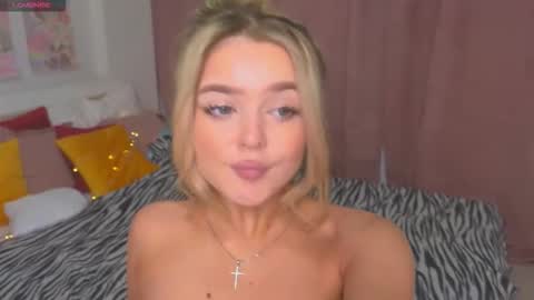 Snapshot of anna_nickol chatting on February 13, 8:05 pm Anna online show from February 13, 8:05 pm