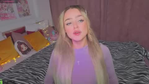 Snapshot of anna_nickol chatting on February 19, 4:25 pm Anna online show from February 19, 4:25 pm