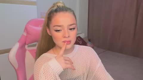 Snapshot of anna_nickol chatting on February 28, 6:31 pm Anna online show from February 28, 6:31 pm