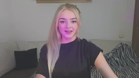 Snapshot of anna_nickol chatting on March 18, 1:25 pm Anna online show from March 18, 1:25 pm