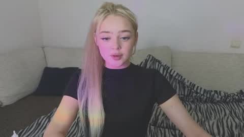 Snapshot of anna_nickol chatting on March 19, 3:38 pm Anna online show from March 19, 3:38 pm