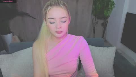 Snapshot of anna_nickol chatting on March 27, 4:29 pm Anna online show from March 27, 4:29 pm