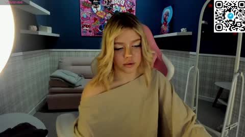 Snapshot of anna_robinson chatting on April 9, 12:21 am Anna online show from April 9, 12:21 am