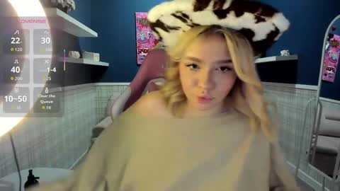 Snapshot of anna_robinson chatting on April 13, 12:16 am Anna online show from April 13, 12:16 am