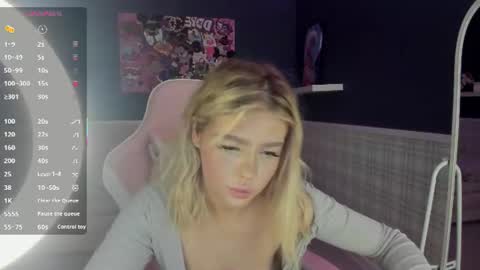 Snapshot of anna_robinson chatting on June 13, 1:14 am Anna online show from June 13, 1:14 am