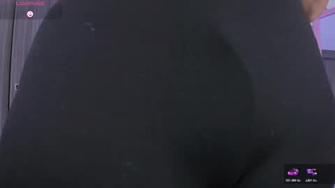 Snapshot of anna_ross_ chatting on March 25, 3:29 pm Anna independent model online show from March 25, 3:29 pm