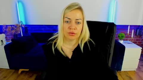 anna_snow9 online show from September 25, 1:37 pm