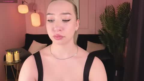 Annabelle online show from December 5, 5:06 pm