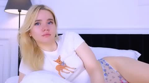 AnnaBelle online show from September 28, 2:17 am