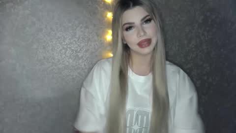 Snapshot of annabeth01 chatting on December 3, 12:18 am annabeth01 online show from December 3, 12:18 am