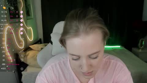 annagrees1 online show from December 14, 5:07 pm