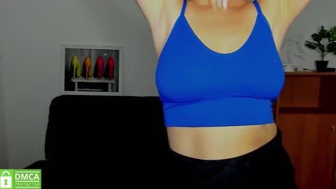 Snapshot of annakillian_kiss chatting on September 10, 5:29 am Anna online show from September 10, 5:29 am