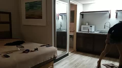 Snapshot of annaleecross chatting on March 14, 1:27 pm Anna Lee Cross online show from March 14, 1:27 pm