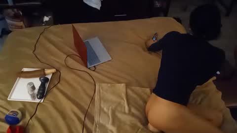 Snapshot of annaleecross chatting on April 6, 9:10 am Anna Lee Cross online show from April 6, 9:10 am