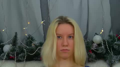 Snapshot of annamaisie chatting on December 4, 6:34 am Anna online show from December 4, 6:34 am