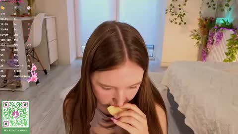 Holly Molly Im Polly online show from July 2, 9:59 am