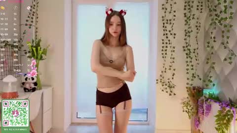 Holly Molly Im Polly online show from July 10, 9:45 am