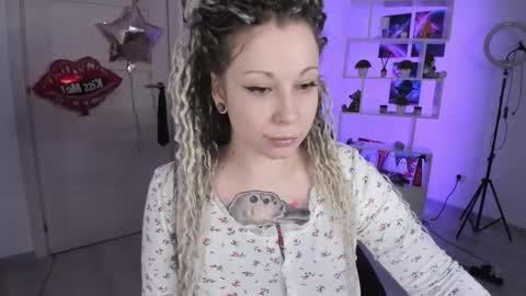 Snapshot of annanebula chatting on October 30, 2:35 am Anna online show from October 30, 2:35 am