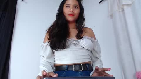 Anna online show from March 11, 8:42 pm