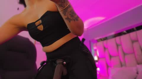 Snapshot of annaralein chatting on October 14, 12:00 am Annara Lein online show from October 14, 12:00 am