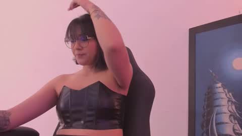 Snapshot of annaralein chatting on November 10, 1:59 am Annara Lein online show from November 10, 1:59 am