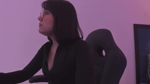 Snapshot of annaralein chatting on November 28, 3:42 am Annara Lein online show from November 28, 3:42 am