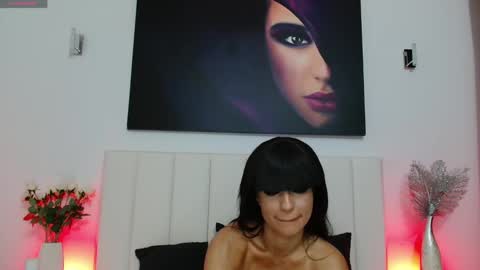 Snapshot of annaros_ chatting on December 14, 5:58 pm AnnaRos online show from December 14, 5:58 pm