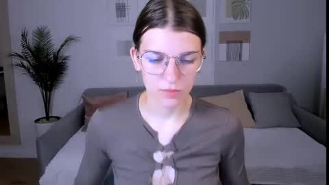 Snapshot of annathorne chatting on May 16, 4:31 am Im Anna online show from May 16, 4:31 am