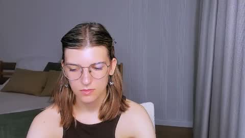 Snapshot of annathorne chatting on May 22, 4:41 am Im Anna online show from May 22, 4:41 am