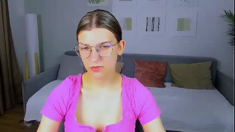 Snapshot of annathorne chatting on May 30, 3:25 am Im Anna online show from May 30, 3:25 am