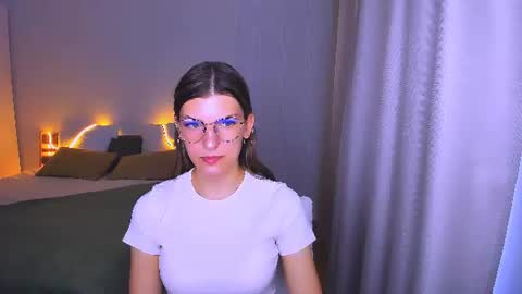 Snapshot of annathorne chatting on June 13, 3:26 am Im Anna online show from June 13, 3:26 am